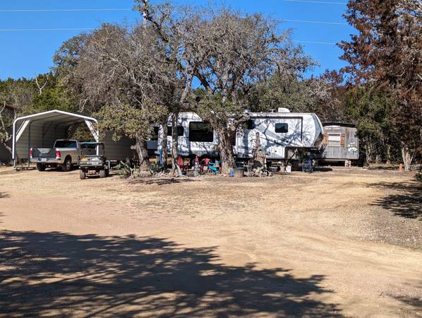 $10 GRATIS, LUGAR GRANDE, TRANQUILO Y SEGURO PARA VIVIR EN TU RV MÁS NUEVO, POR TRABAJO (KERRVILLE)64148846822658121