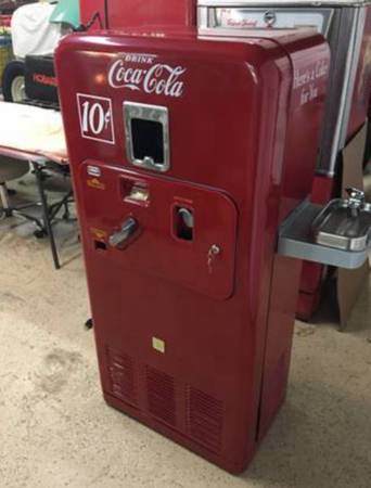 Vendolator VMC 27 Coke Machine 1