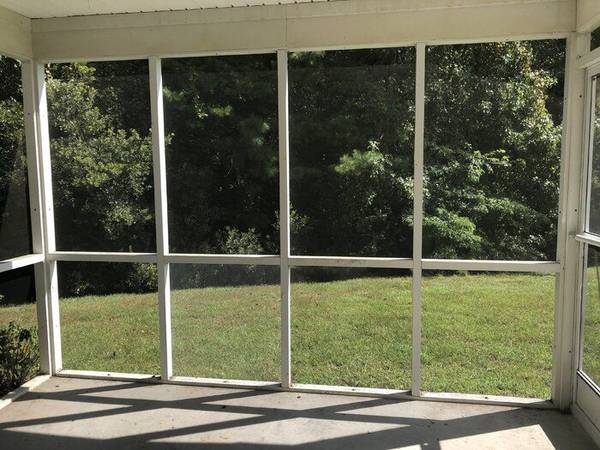$1,300 / 4br - 229ft2 - move in ready 3 bed (summerville)64016108933378124