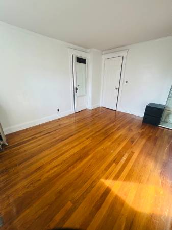 $1,200 / 1br - 143ft2 - Habitación privada - ¡Todos los servicios + Lavadora/Secadora + WIFI incluidos! Disponible AHORA (Brighton / Oak Sq)63699276177283124
