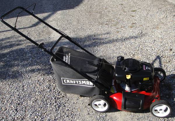 CRAFTSMAN REAR BAG GAS LAWNMOWER 1