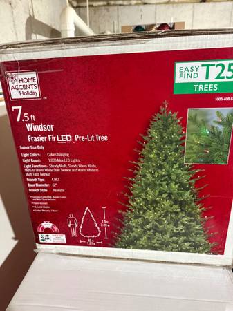 7.5 ft Windsor Frasier Fir LED Pre-Lit Tree 1