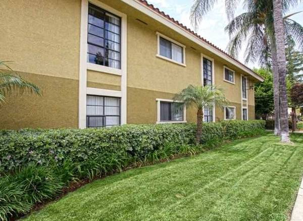 $1,935 / 1br - 653ft2 - Assigned Parking, Stainless Steel Fixtures and Sink, Carpeting (18520 Vincennes St, Northridge, CA)63829234685057124