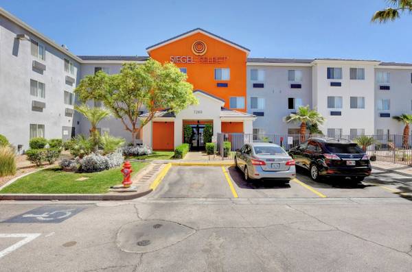 Elevator Access, Free Utilities, Free Parking 1