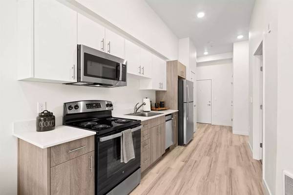 $2,531 / 2br - 877ft2 - Dreams find their home here: Book our sought-after 2 BR, 2 BA now! (University Place - Chambers Bay Trail & Golf Course)63688549575683120