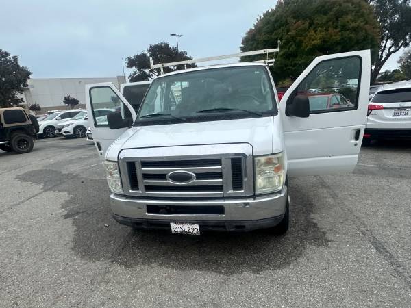 2010 E 350 brand new engine with warranty. 12 passenger van - $9,600 (Salinas)63470587046531122