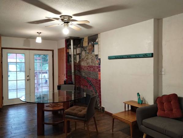 $1,250 / 2br - 950ft2 - 2-Bedroom Apartment in Questa (Questa)63659917647105120