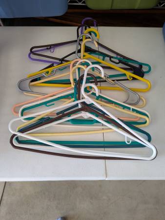 16 Hangers $1 1