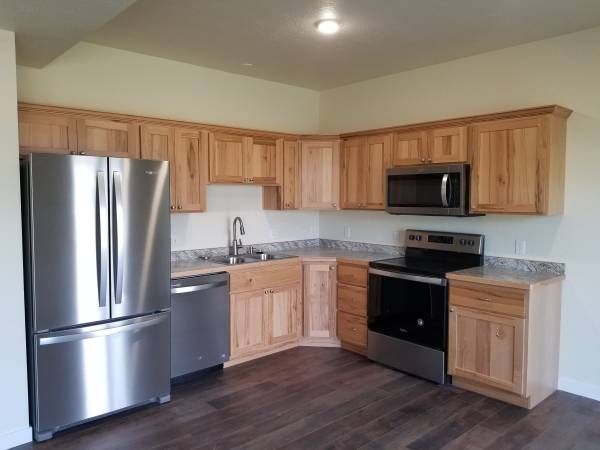 $1,700 / 3br - 1375ft2 - Three Bedroom Townhouse in Corvallis (1135 Jessica Court, Corvallis, MT)63656975363073122