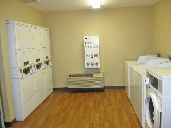 $2,070 / 1br - Estudio amueblado con excelentes tarifas mensuales!!63851969892227124