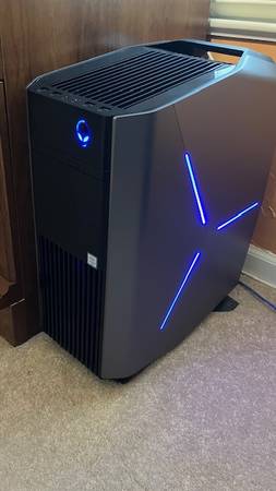 Alienware Entry Gaming PC w/Monitor 1