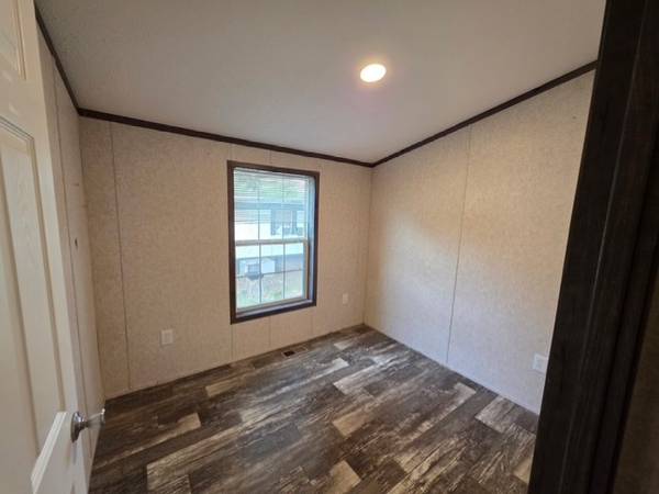 $29,900 / 2br - 736ft2 - AFFORDABLE LIVING HURRY WHILE IT LASTS!!! (124 N kenbrook St)64180500178435124