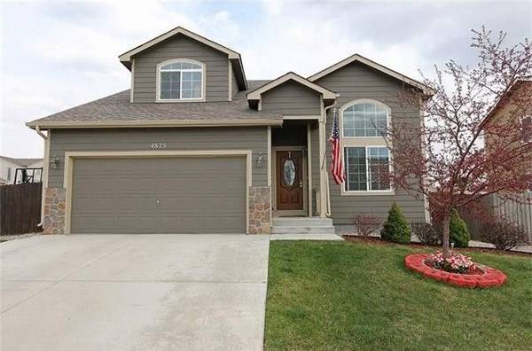 $2595.00 / 5br - 2788ft2 - Casa de cinco habitaciones con vistas en un lote esquinero63658263899905120