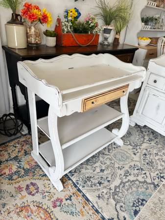 Buffet - Bar - Changing Table 1