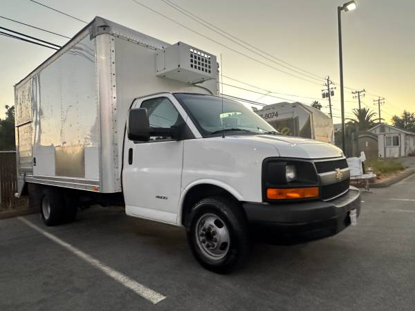 2015 Chevrolet Express Cutaway - Photo 5