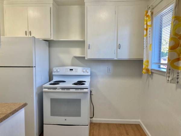 $2,395 / 2br - Lovely 2 BR apartment in Central Berkeley AVL NOW walk to BART (berkeley)63873440919425124