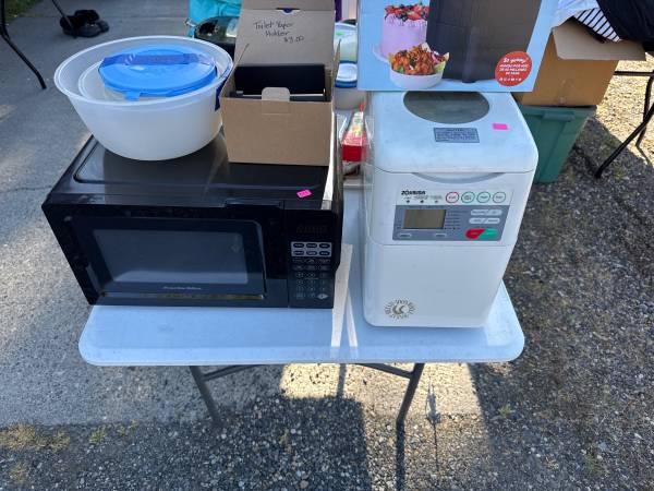 Kitchen appliances for apartments or dorms 1