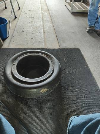 Feed bucket 1