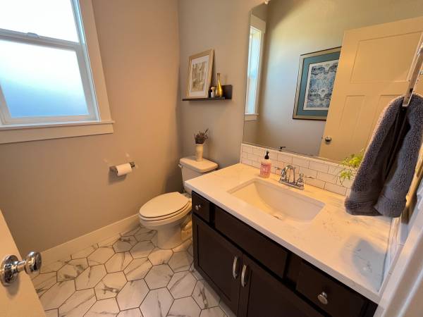 $3,495 / 4br - 2443ft2 - Stunning 4 Bed 2.5 Bath NE Portland ~ Palatial Private Patio (Portland)63672600952579122