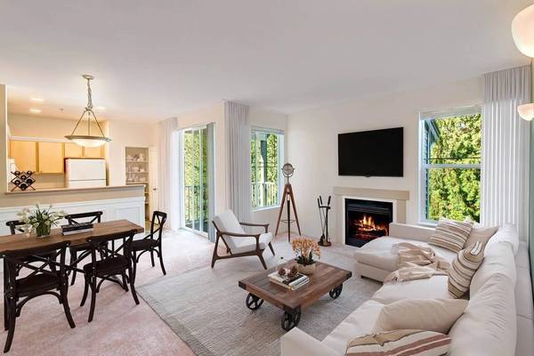 $2,200 / 1 habitación - 827 pies² - ¡Mucho espacio! 827 pies², 1 habitación, lavadora/secadora en la unidad, cerca de todo (Bothell)63884894239105123