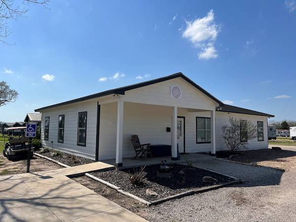 $325 RV Site @ Patriot RV Park - Cuero (Cuero)64038877136897121
