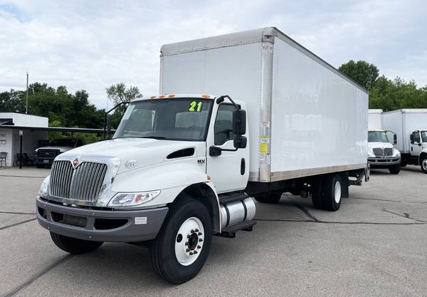 2021 International MV607 26ft Box Truck with LiftGate 215k miles 1