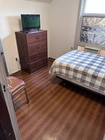 $400 / 1br - All bills paid Furnished Room for rent $400 monthly. (Corpus Christi)64036541272963122