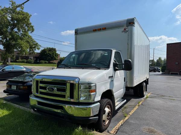 2010 FORD ECONOLINE CAMIÓN CERRADO CON ELEVADOR TOMMY GATE - $12,800 (NORTHBROOK)63618689998467120