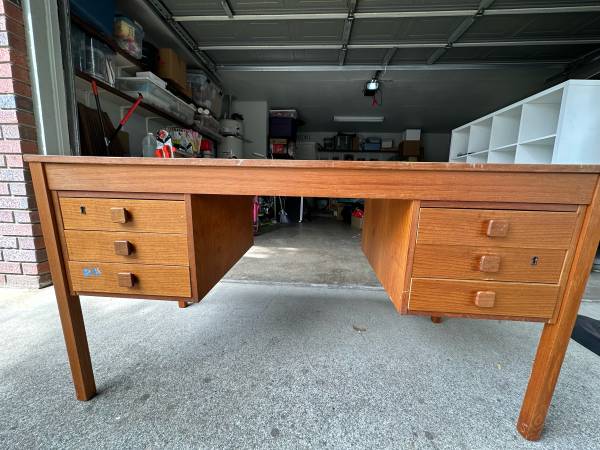 Desk 1