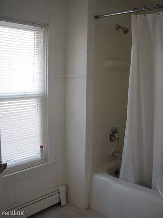 $1,500 / 3br - 1304ft2 - Spacious 2 story-3 b/r  1 1/2 bath-ready now (Rock Hall, Md)63895920833795123