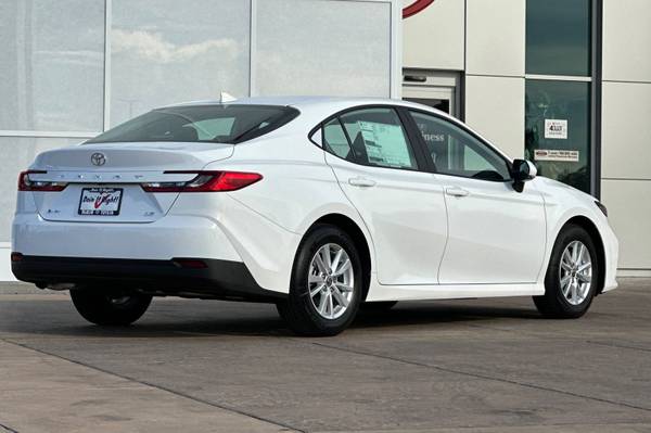 2025 Toyota Camry sedan Ice - $31,784 (_Toyota _ _ Camry _)63654698444291122