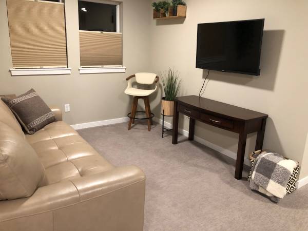 $925 / 2000ft2 - Huge MST Suite with Ensuite Lounge, Big TV, quality home, views! (Ferndale)63509602736771122