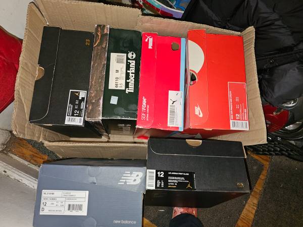 FREE SHOES BOXES 1