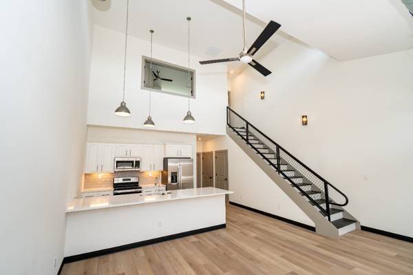 $2499.00 / 3br - 2008ft2 - Stunning 3 Bed 3 Bath Townhome64022450918529120