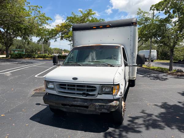 2002 Ford Econoline E350 Super - Photo 10