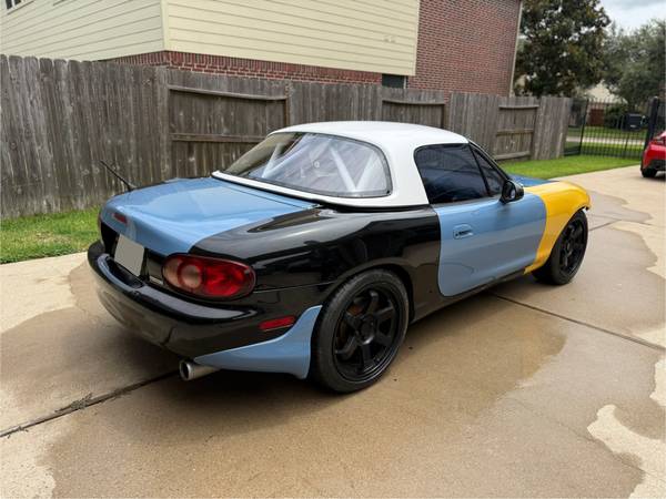 2001 Mazda MX-5 Miata (NB) 5 Speed Manual - $11,00063616982092035124
