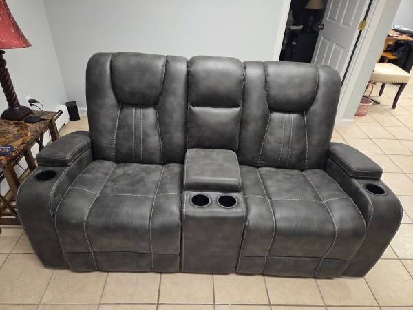 Mint condition gliding reclining double manual sofa in beautiful graph 1