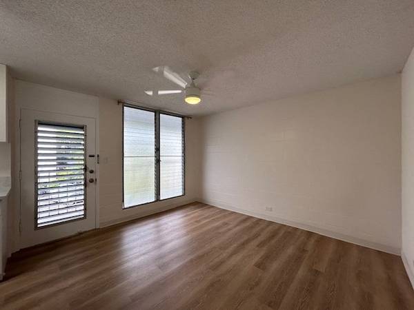 $2,014 / 1br - 494ft2 - ¡Reduzca los costos de mudanza con depósito de $1000 con crédito aprobado! (Makiki)63939396061059120