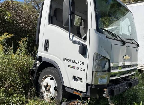 Quality Used Isuzu NPR Diesel Truck Parts 1
