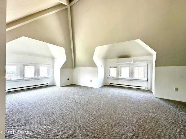 $2,700 / 2br - Encantador departamento de 2 habitaciones en Keyport (Keyport)63676291303427121