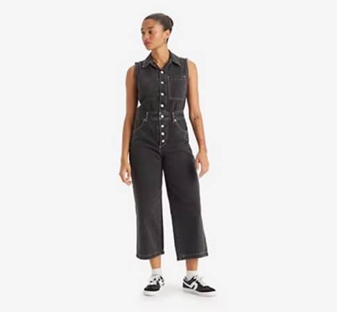 Mono sin mangas para mujer de Levi's. Color negro lavado de piedra - $65 (College Park)634711465858591215
