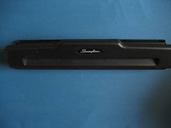 Swingline 2/3 Hole Adjustable Paper Punch  Black 1