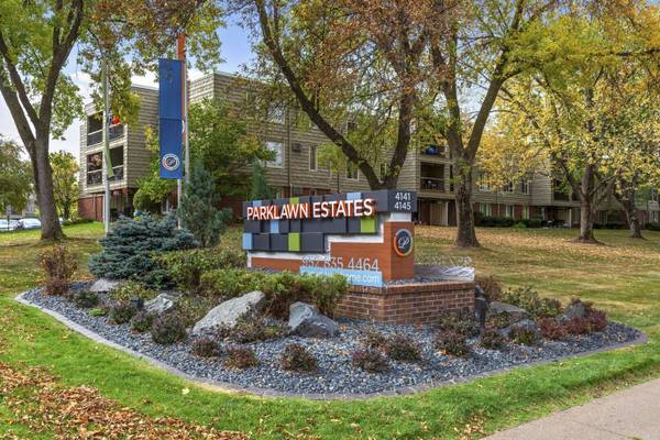 $1,594 / 2br - 970ft2 - Ceiling fans, Air conditioning, Business Center (4141 Parklawn Ave, Edina, MN)63868815659137120