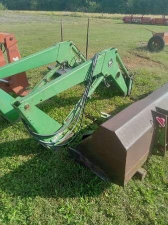 John Deere Loader 1