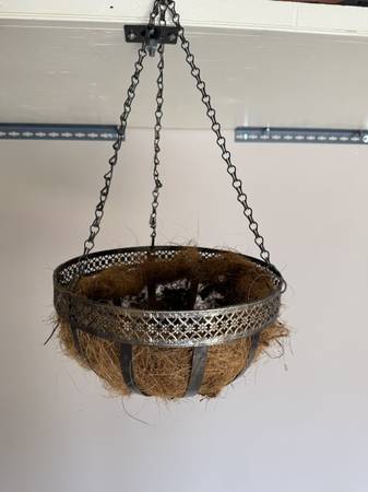 Hanging Planters, Baskets 1