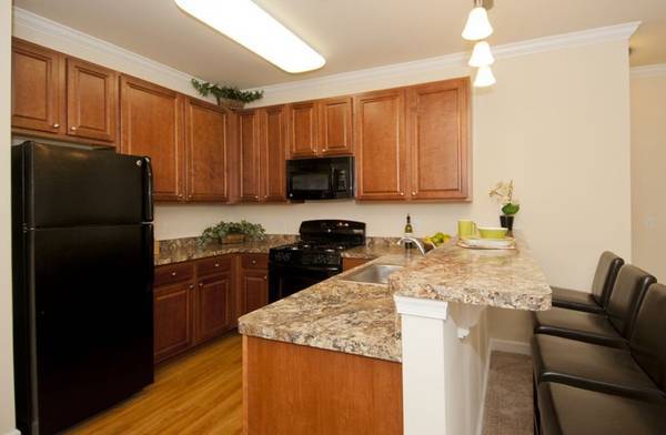 $2,009 / 1br - 785ft2 - HOLIDAYS IN YOUR HAPPY PLACE! (CHESTER)63806863591169123