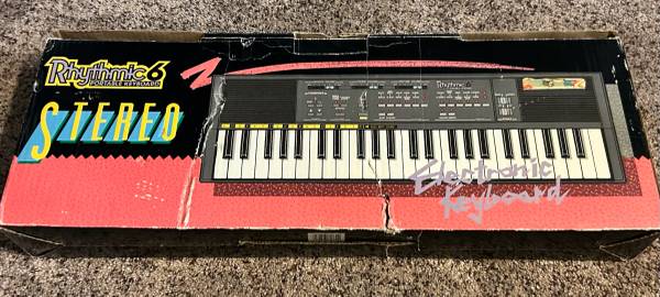 VTech Rhythmic 6 Portable Stereo Electronic Keyboard Vintage 1986 w/ Box & Power 1