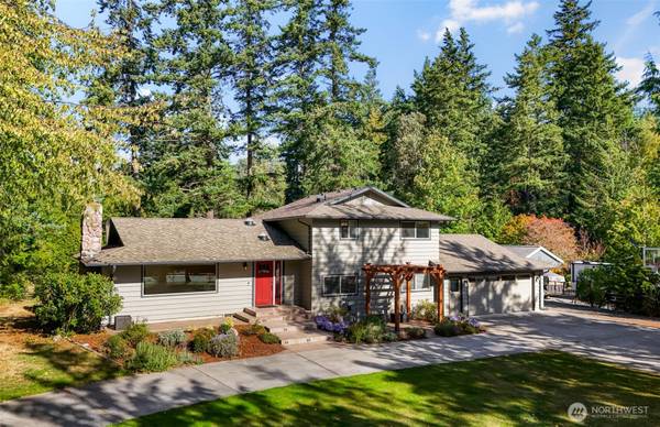 $1,175,000 / 3br - 2072ft2 - JUST LISTED | Tastefully Updated Home in Coveted Edgemoor Neighborhood (Bellingham)63935321381122121