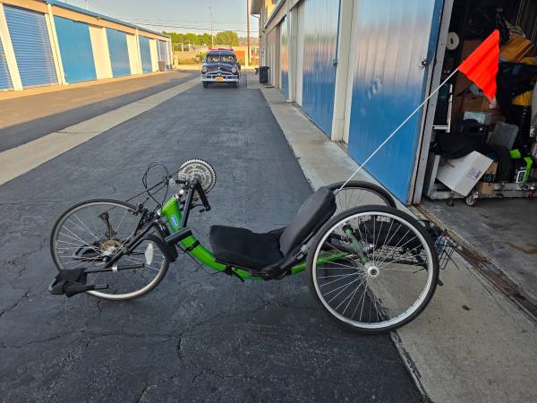 Recumbent handcycle 1