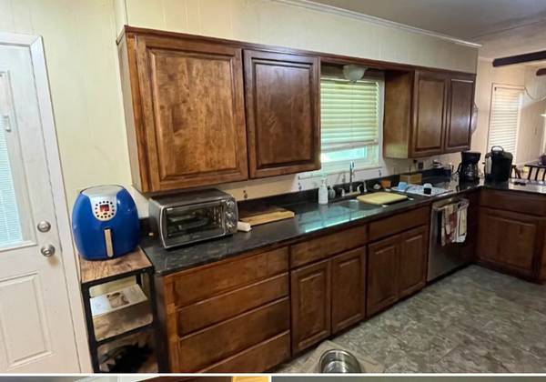 $215,000 / 4br - 2657ft2 - W Day St, Denison, TX 75020 (Denison)64213528872577123